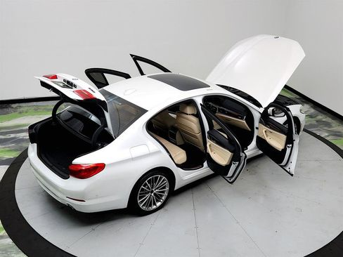 Used 2017 BMW 530i image 39