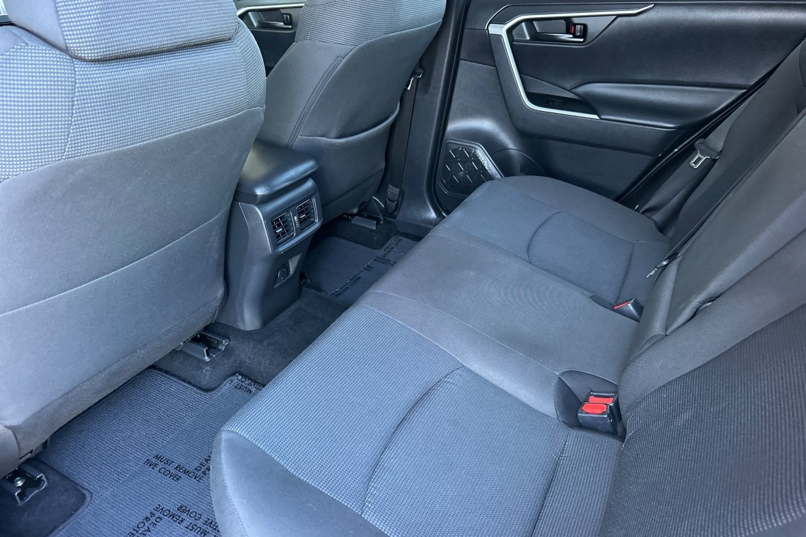Used 2022 Toyota RAV4 LE AWD/4WD image 11