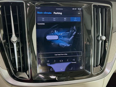 Used 2024 Volvo S60 B5 Plus image 24