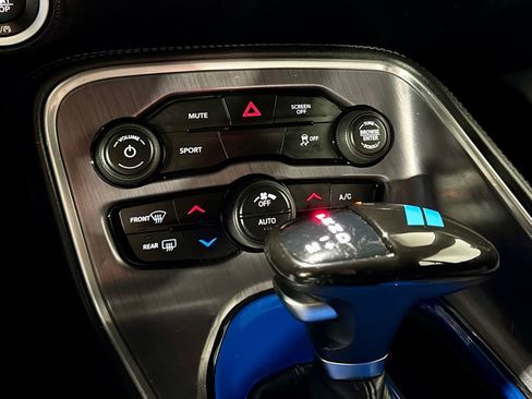 Used 2018 Dodge Challenger SXT image 19