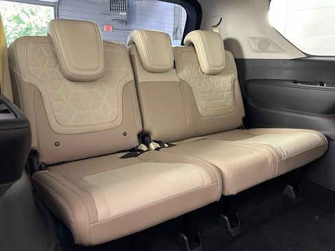 Used 2025 Nissan Armada Platinum Reserve AWD/4WD image 13