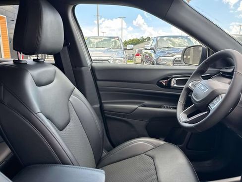 New 2026 Jeep Compass Latitude AWD/4WD image 13