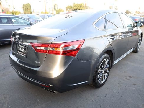Used 2018 Toyota Avalon XLE image 7