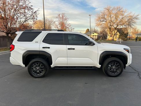 Certified 2025 Toyota 4Runner SR5 image 6