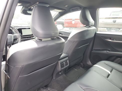 Used 2026 Toyota Camry SE w/ Convenience Package FWD image 29