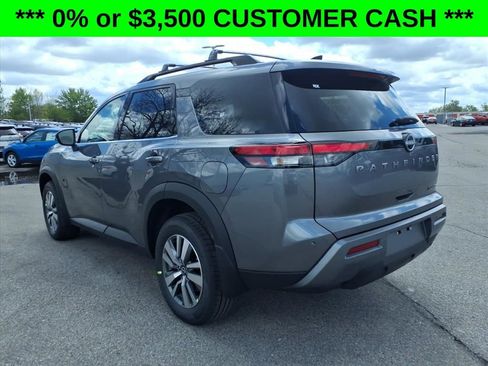 New 2026 Nissan Pathfinder SL AWD/4WD image 6