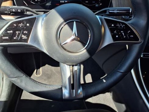 Used 2023 Mercedes-Benz GLC 300 4MATIC image 15