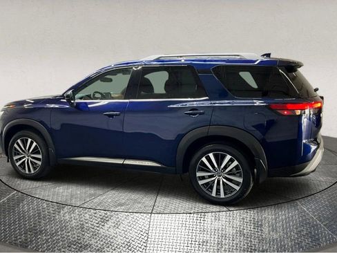 Used 2022 Nissan Pathfinder Platinum w/ Cargo Package image 5