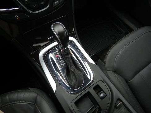 Used 2015 Buick Regal image 23