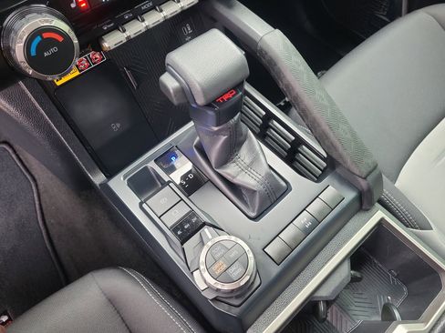 Used 2024 Toyota Tacoma TRD Off-Road w/ TRD Off Road Upgrade Package image 18