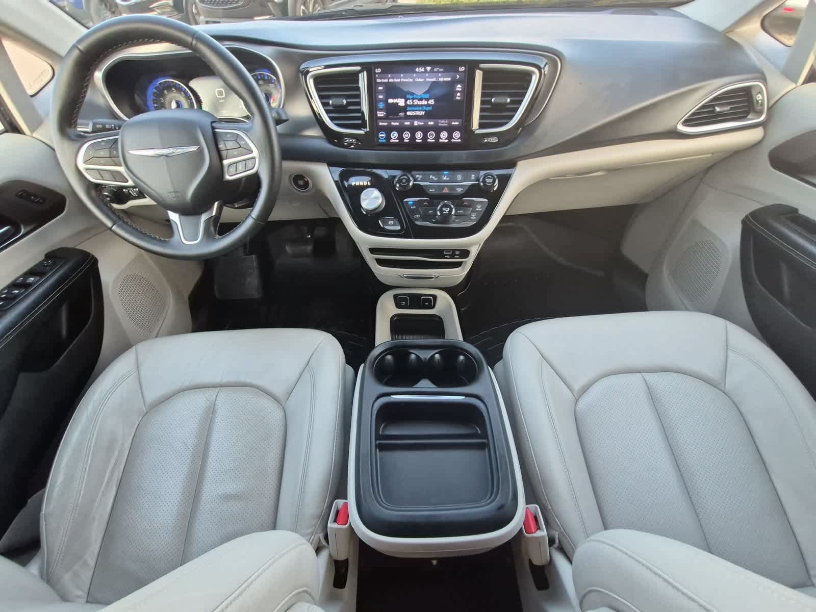 Used 2020 Chrysler Pacifica Touring-L w/ Advanced Safetytec Group FWD image 15