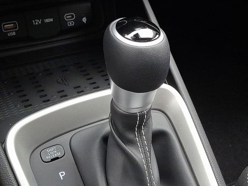 New 2026 Hyundai Venue SEL FWD image 9