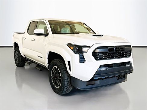 New 2025 Toyota Tacoma TRD Sport image 3