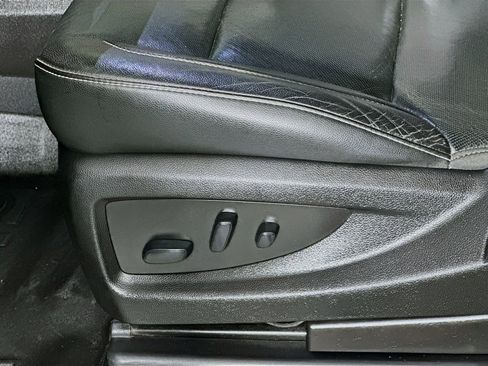 Used 2019 Chevrolet Suburban Premier image 23