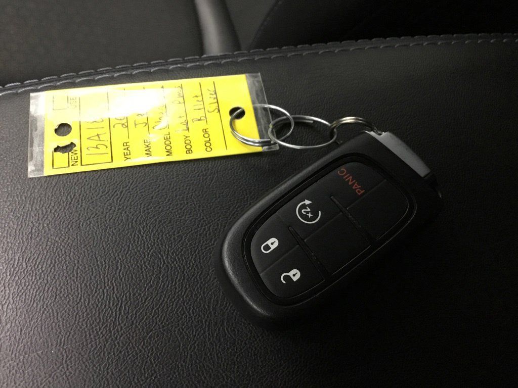 Used 2019 Jeep Cherokee Latitude Plus w/ Cold Weather Group AWD/4WD image 29