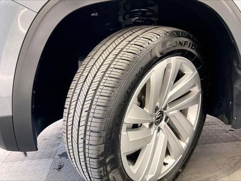 Used 2021 Volkswagen Atlas SEL FWD image 34