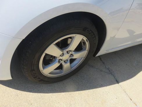 Used 2015 Chevrolet Cruze LT FWD image 24
