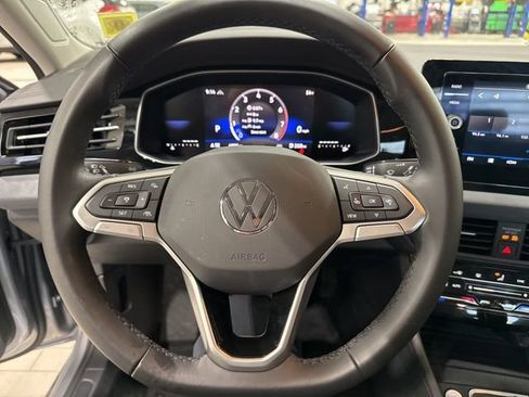 Certified 2025 Volkswagen Jetta SE image 11