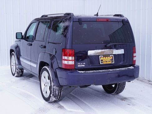 Used 2011 Jeep Liberty Sport image 4