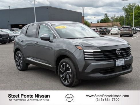 Certified 2025 Nissan Kicks SV AWD/4WD image 1