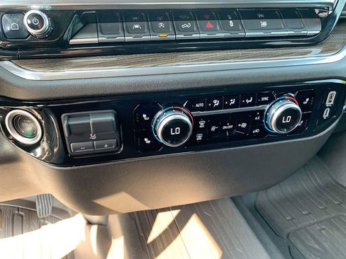 Certified 2025 GMC Sierra 1500 Elevation image 18