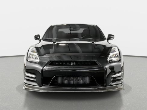 Used 2015 Nissan GT-R Black Edition image 21