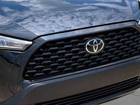 Used 2022 Toyota Corolla Cross LE FWD image 29