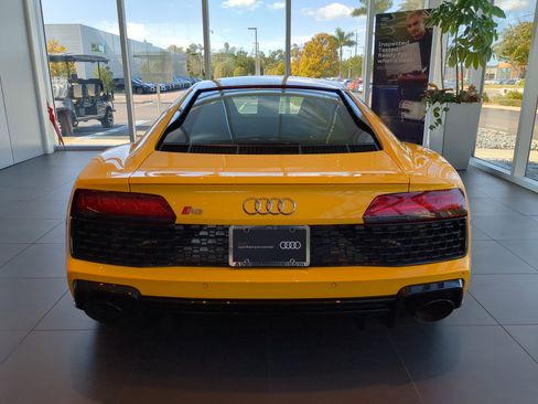 Certified 2023 Audi R8 V10 performance image 4