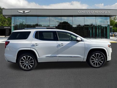 Used 2022 GMC Acadia Denali w/ Denali Technology Package image 8