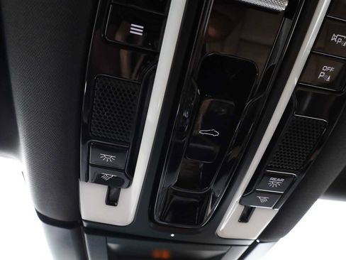 Used 2019 Porsche Cayenne AWD/4WD image 31