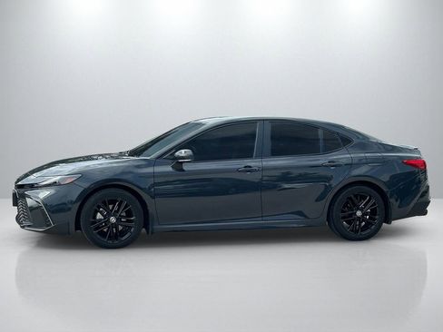 Used 2025 Toyota Camry SE w/ Convenience Package FWD image 8