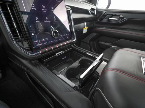 Used 2025 GMC Yukon XL AT4 Ultimate image 26