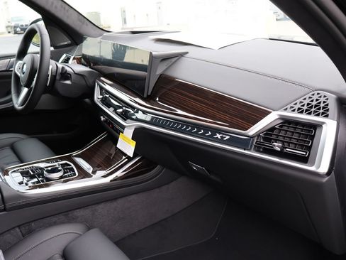 New 2027 BMW X7 xDrive40i w/ Executive Package AWD/4WD image 9