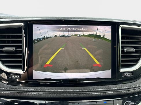 Used 2025 Chrysler Pacifica Limited FWD image 25