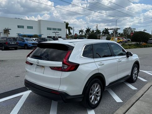Used 2024 Honda CR-V EX image 3