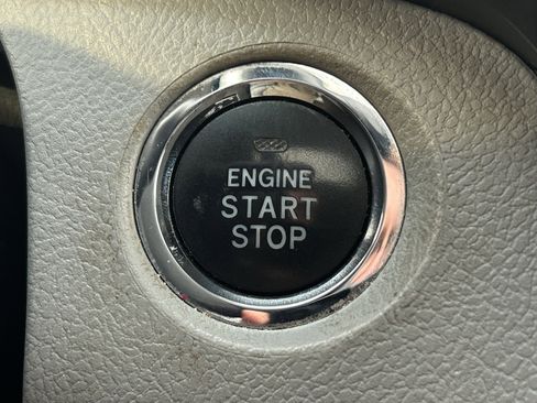 Used 2017 Toyota Sienna XLE image 34