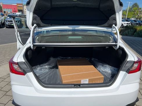 New 2026 Toyota Camry Hybrid AWD/4WD image 25