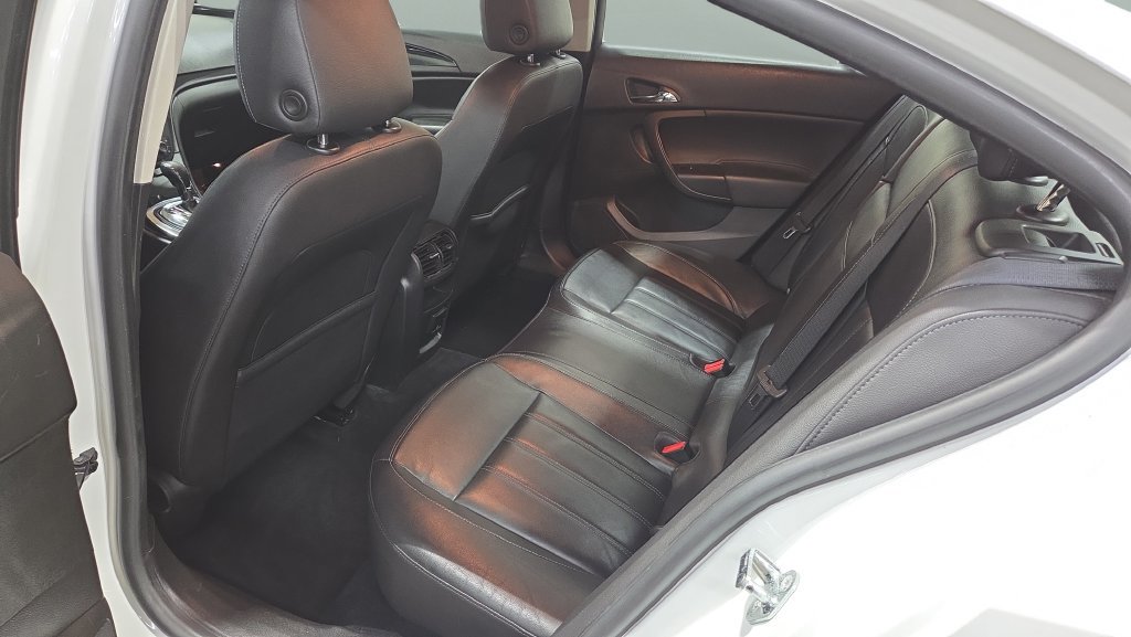 Used 2011 Buick Regal CXL w/ RL3 Preferred Equipment Group FWD image 16