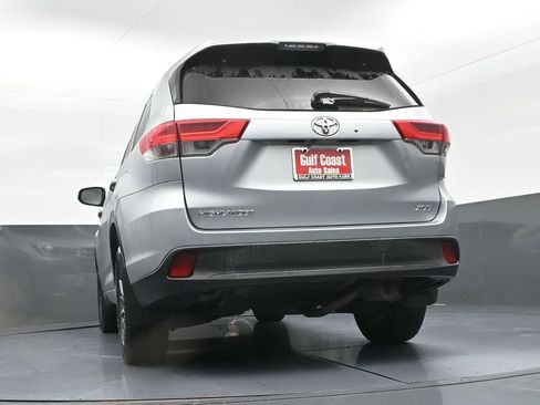 Certified 2018 Toyota Highlander XLE image 34