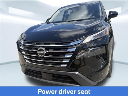 Used 2025 Nissan Rogue SV FWD image 2