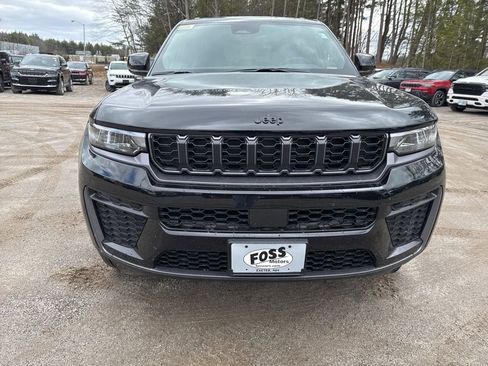 New 2026 Jeep Grand Cherokee Altitude AWD/4WD image 8
