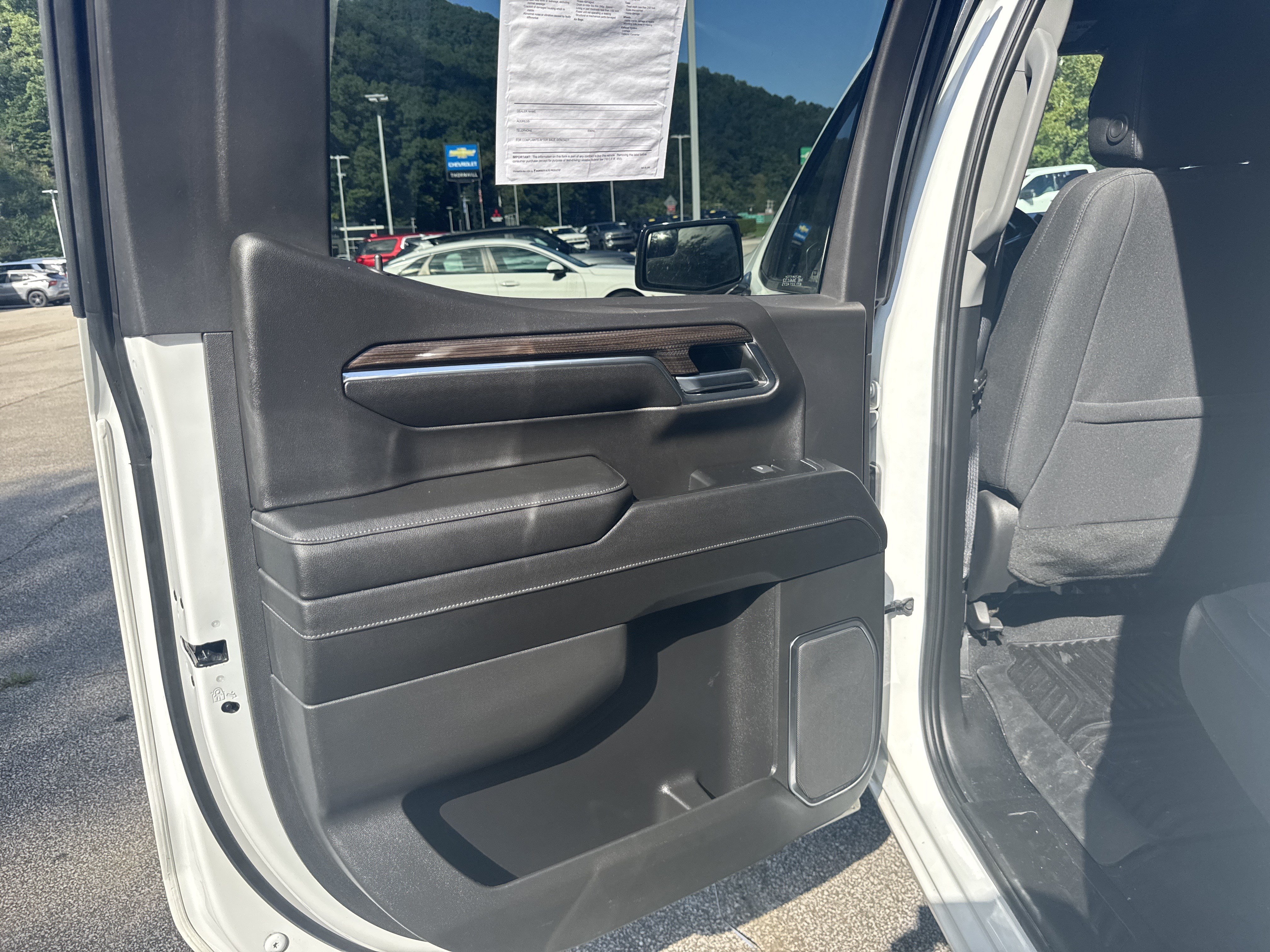 Used 2023 Chevrolet Silverado 1500 LT AWD/4WD image 15