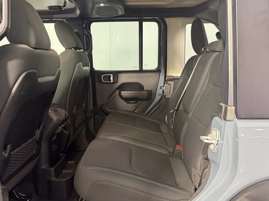 Used 2025 Jeep Wrangler Unlimited Rubicon 4xe AWD/4WD image 16