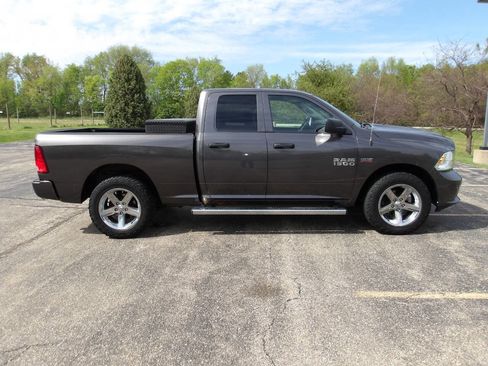 Used 2017 RAM 1500 Express w/ Express Value Package AWD/4WD image 2