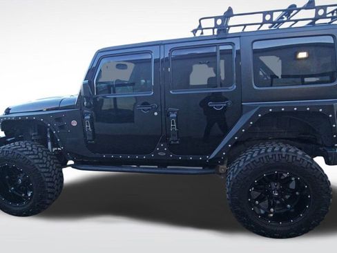 Used 2017 Jeep Wrangler Unlimited Rubicon image 5