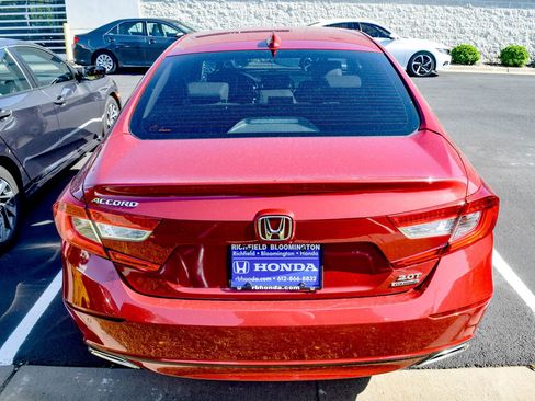Used 2018 Honda Accord Touring image 17