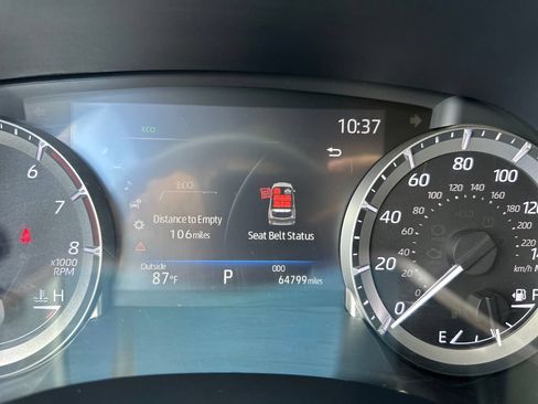 Used 2023 Toyota Highlander XLE FWD image 19