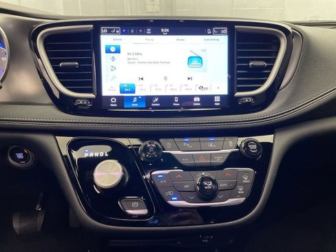 New 2026 Chrysler Pacifica Select image 10