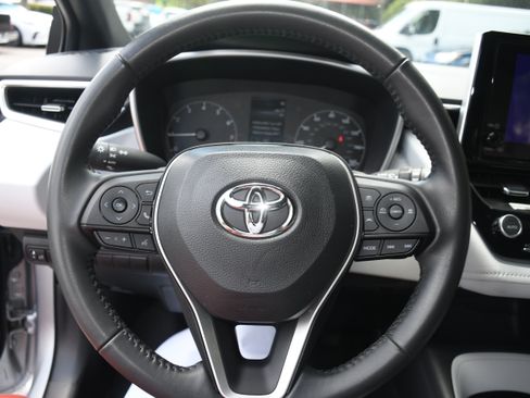 Used 2025 Toyota Corolla SE FWD image 12