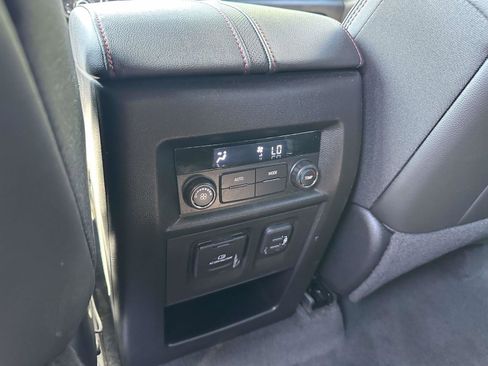 Used 2023 Chevrolet Traverse RS image 10